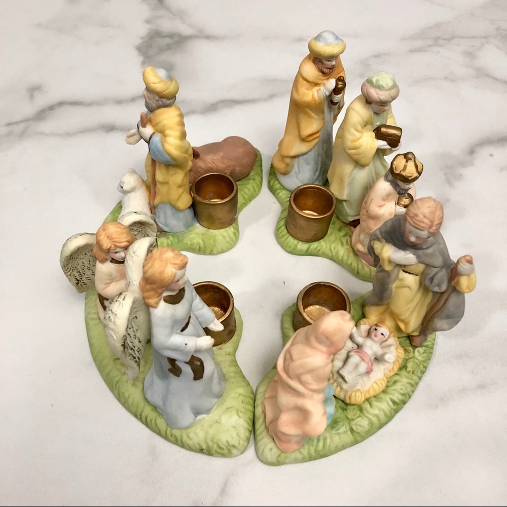 Nativity Ceramic Advent Wreath - Picture 1 of 12